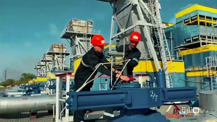 ...وتمتد الانابيب بين القارات على مدى آلاف ...