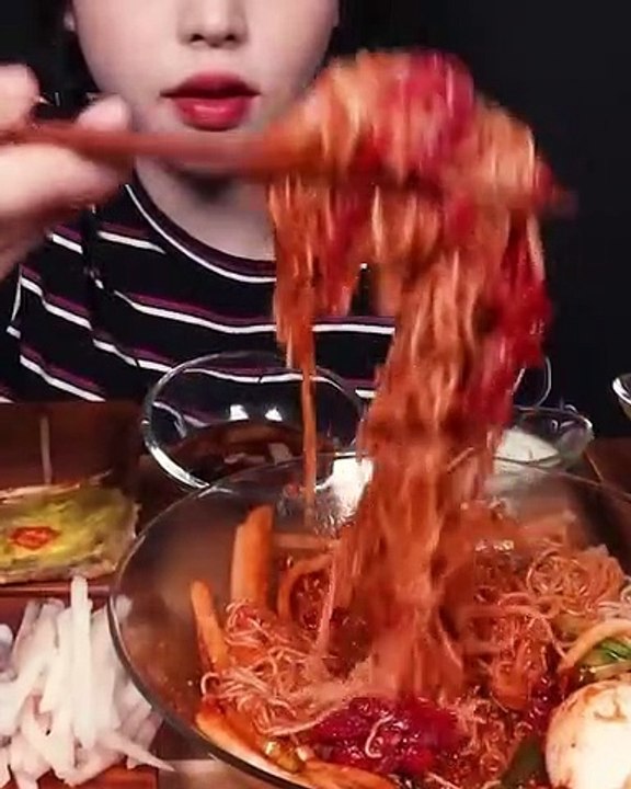 Boki is Eating again guys, it so interesting