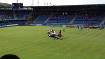 Lihat Apa yang Terjadi? Sampai Ada Helikopter ditengah Lapangan