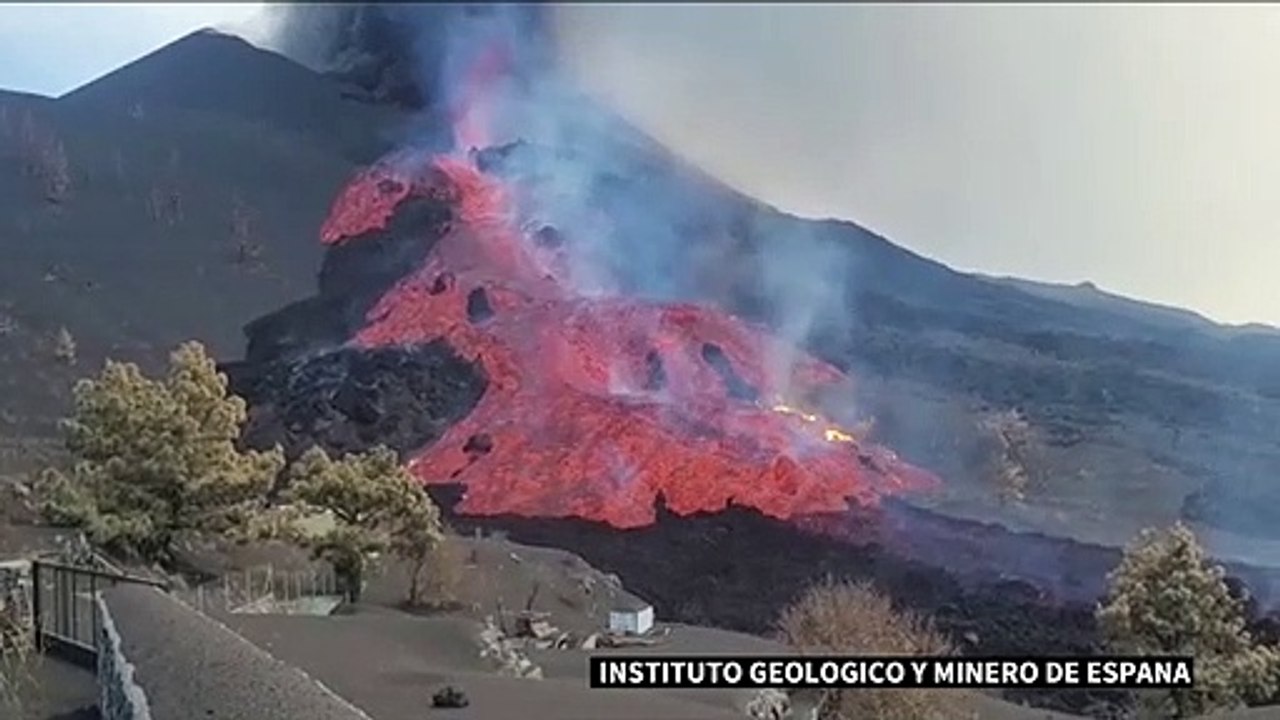 La Palma: nouvelle coulée de lave vers l'océan après l'effondrement du cône du volcan