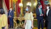 Los ministros comunistas Garzón y Castells plantan a los Reyes en la recepción del Palacio Real