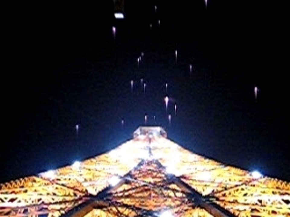 Tour effeil Illuminé - Pas d'effet spéciaux !!!!