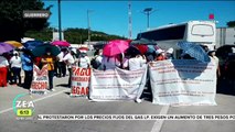 Médicos y enfermeras bloquean la Autopista del Sol en Guerrero