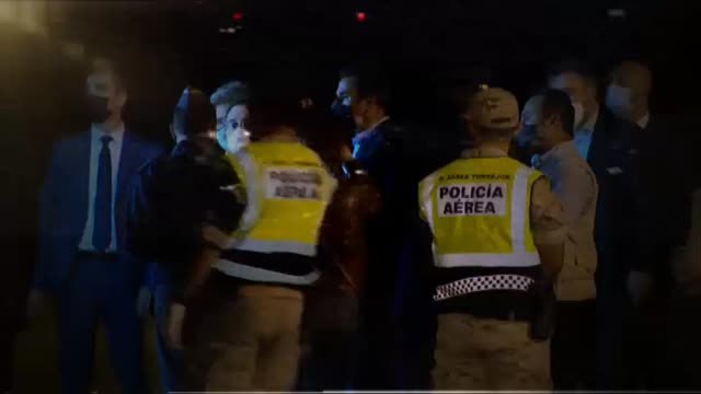 El emotivo reencuentro entre un padre afgano y su hija en Barajas