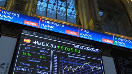 El Ibex 35 suma un 0,41 % y recupera el nivel de los 8.900