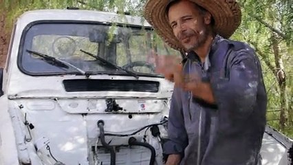 renault R4 تنظيف مكان محرك