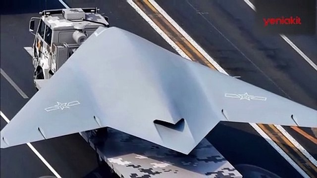 Çin yeni savaş makinesini tanıttı! ABD'ye karşı gövde gösterisi