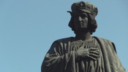 Estatua de Colón en la capital mexicana amanece vallada en el Día de la Raza