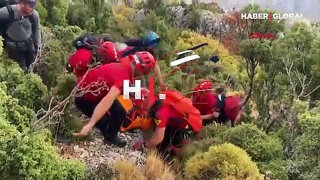 Muğla'da paraşütle tekli uçuş yapan Rus pilot kayalıklara düştü
