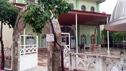 Fırtına minareyi böyle yıktı, insanlar saniyelerle kurtuldular