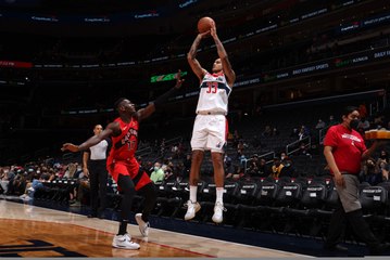 Nightly Notable: Kuzma hits 6 3-pointers, scores 24