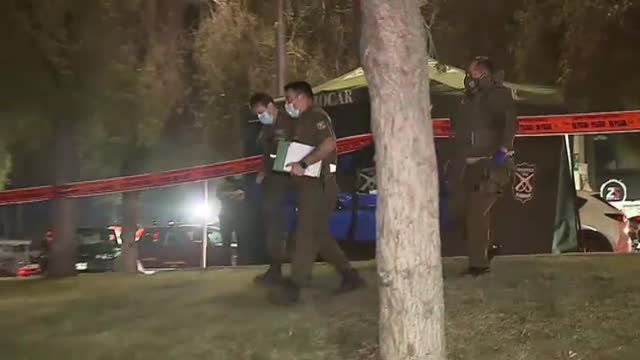 Al menos un muerto en un voraz incendio en una nave industrial de Chile