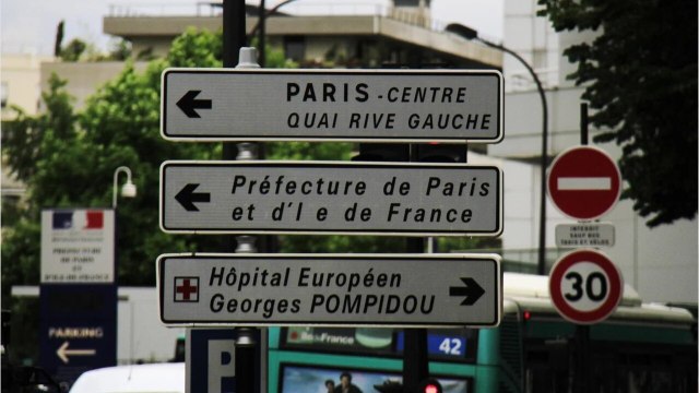 La mairie de Paris va supprimer les panneaux de direction pour désencombrer l'espace public