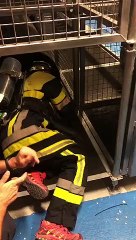 Apprendre à se déplacer avec l'appareil respiratoire isolant.