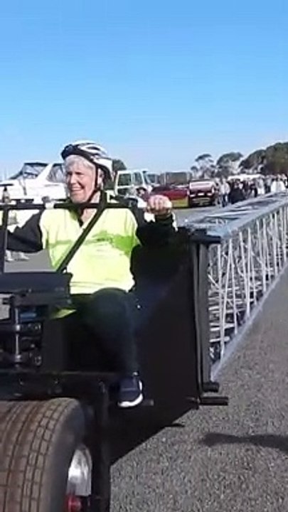 Longest bicycle   155 ft 8 in (47.5 m) built by Bernie Ryan  #cycling #bike #bicycle #guinnessworldrecords #engin