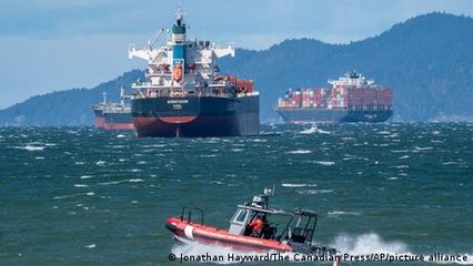 Global supply chain snarls to last well into 2022