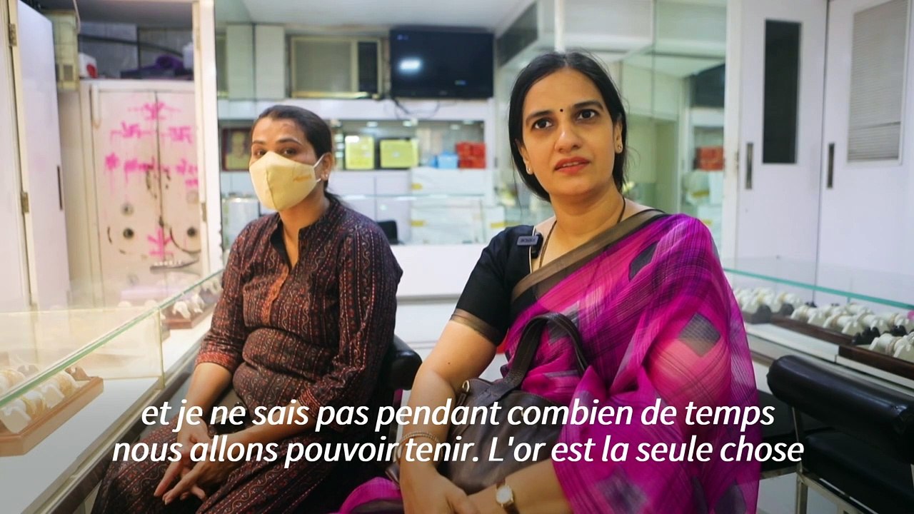 Face à la crise économique dûe au Covid, les Indiens vendent leur or