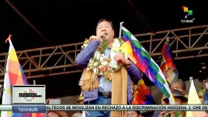Luis Arce, realiza su "wiphalazo" tras las protestas de la oposición