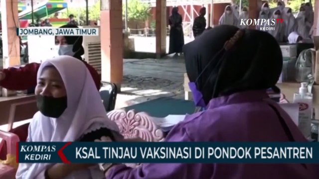 TNI AL Gelar Vaksinasi Di Pondok Pesantren