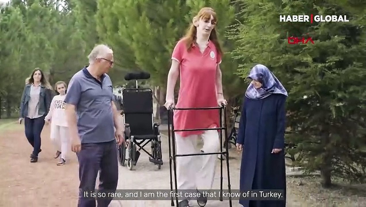 Karabük'te yaşayan dünyanın en uzun boylu kadını Rümeysa Gelgi, Guinness Rekorlar Kitabı'na girdi