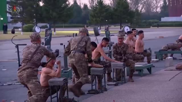 Supersoldados norcoreanos se exhiben ante Kim Jong-un