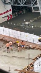 La dance des ouvriers dans un chantier !