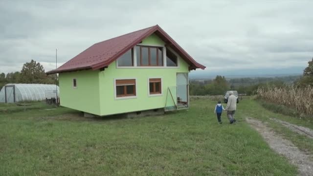 Una casa giratoria en Bosnia-Herzegovina se convierte en una atracción para los visitantes