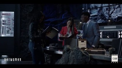 Batwoman 3x01 Season 3 Episode 1 Clip - Mad As A Hatter
