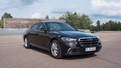 Mercedes-Benz S 680 GUARD 4MATIC Exterior Design in obsidian black