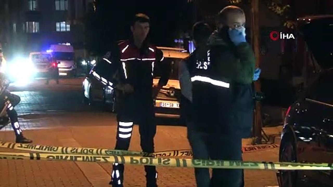 Avcılar'da "Dur" ihtarına uymayan otomobilin kaçış anı güvenlik kamerasında