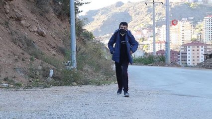 Omurga eğriliği ve kamburluk hastalığı çocuklar yüzerek ameliyattan kurtuluyor