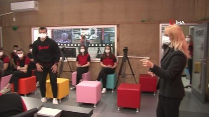Geleceğin Anchorman'ları bu okulda yetişiyor