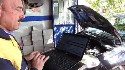 Hurdaya gidecek parçaları tamir edip, araç sahiplerini büyük masraftan kurtarıyor