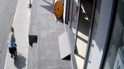 Yolda bulduğu 15 bin TL’yi alıp kayıplara karıştı
