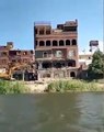 فيديو مخيف وثق لحظة إزالة عمارة سكنية على نهر النيل في مصر