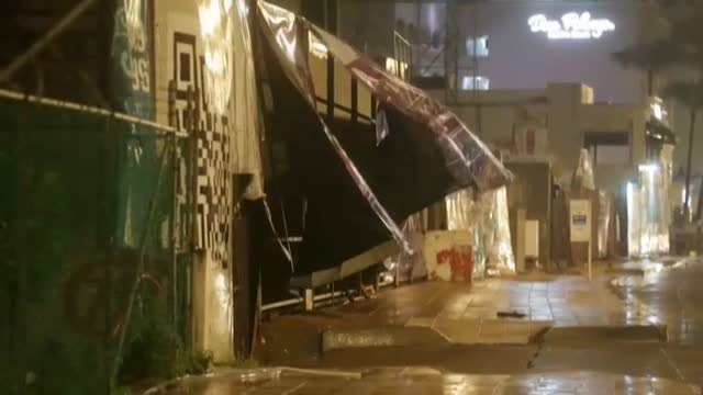 El huracán Pamela toca tierra en Sinaloa