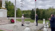 Son dakika... BUDAPEŞTE - Bakan Karaismailoğlu, Macaristan'daki Türk Şehitliği'ni ziyaret etti