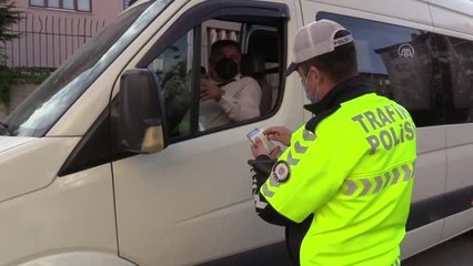 Polis ekipleri okul servislerine yönelik denetimlerini sürdürüyor