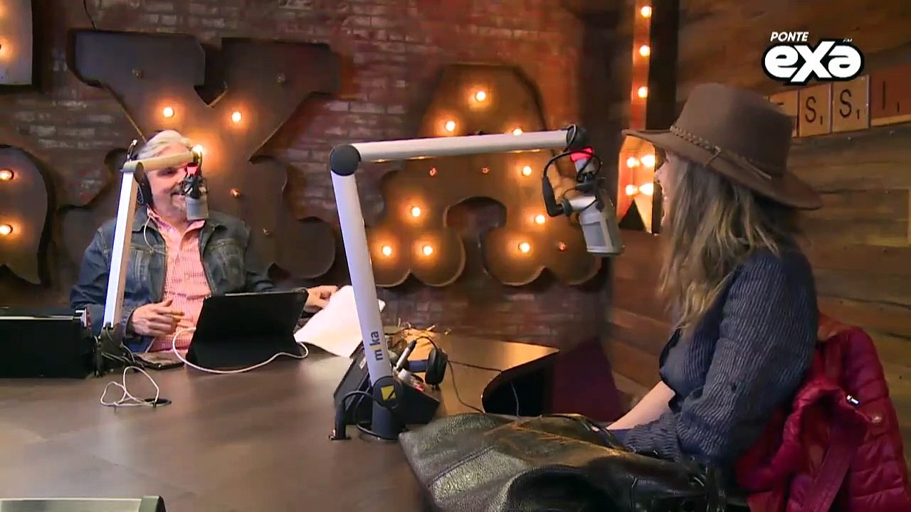Silvia Olmedo está completamente en vivo para #JessieEnExa (569)