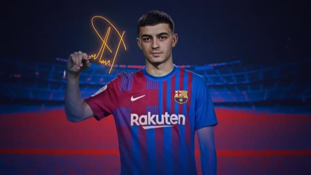 Pedri renueva con el Barça hasta 2026