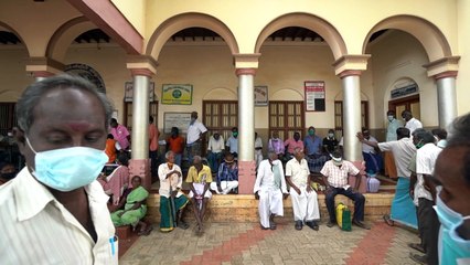 في الهند عمليات جراحية للعيون...كهامبرغر "ماكدونالدز"