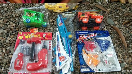 Mencari, dan bermain main Mainan