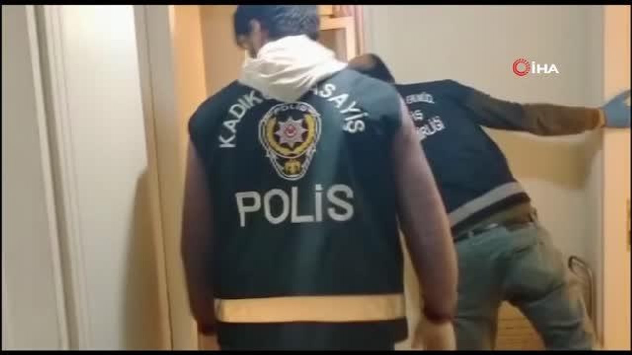 Son dakika haber... Uyuşturucu taşıyan şahıs Kadıköy'de yunus polislerince yakalandı