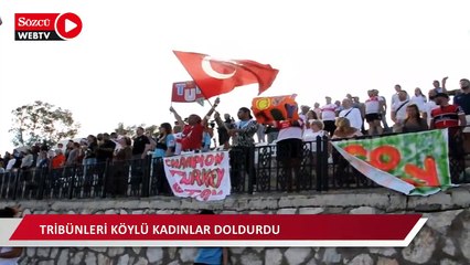 Köylü kadınlardan rugby maçlarına yoğun ilgi