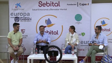 Lourdes Montes participa en una mesa redonda sobre como cuidar nuestra salud emocional