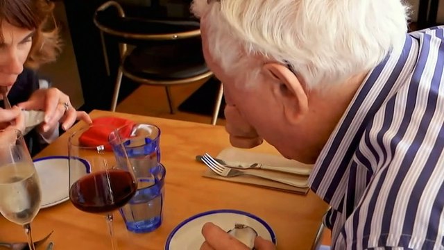 Fishers recycle oyster shells to create artificial reefs