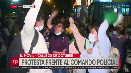 Familiares y activistas terminan gasificados tras una marcha por la muerte de una joven en celdas policial