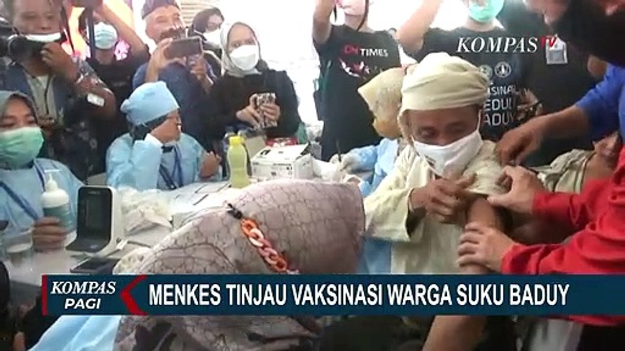 Didampingi Bupati Lebak, Menkes Budi Gunadi Sadikin Tinjau Vaksinasi Covid-19 Warga Suku Baduy