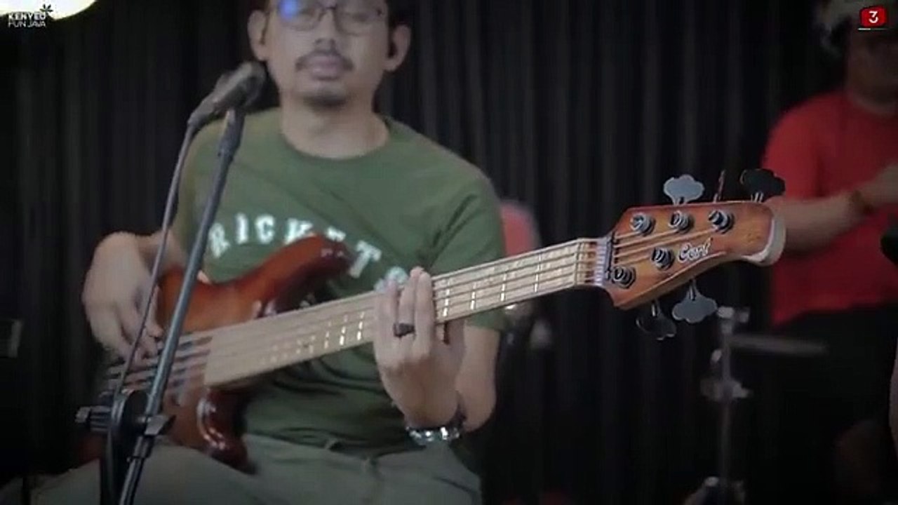 DAUN PUSPA _ 3PEMUDA BERBAHAYA FEAT VANNY RIZQY COVER VERSI KENYED FUN JAVA