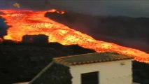 El volcán provoca un 'tsunami de lava'